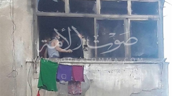 صور.. اندلاع حريق بأحد العقارات السكنية في بورسعيد 