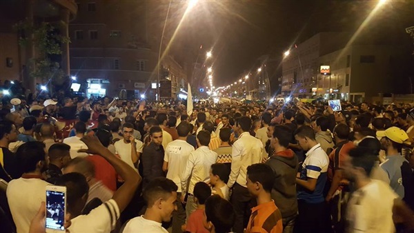 مسيرة نحو البرلمان المغربي احتجاجا على مقتل بائع أسماك
