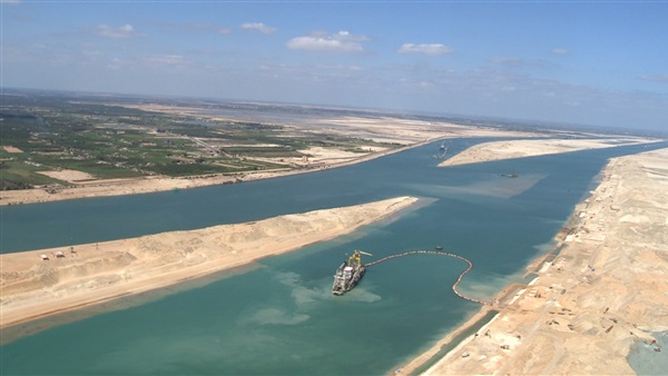 36 سفينة عبرت قناة السويس اليوم 