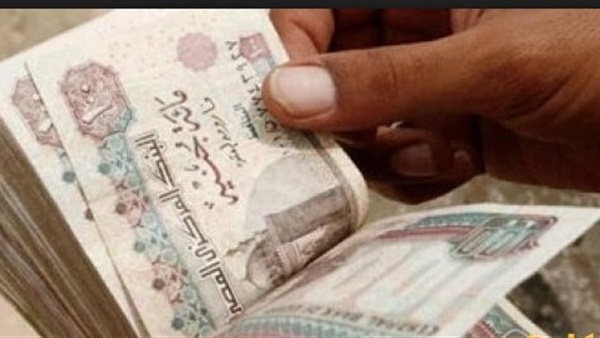 إقبال على بنوك بالسويس لشراء شهادات الادخار