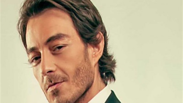 أحمد زاهر: "مدرسة الحب" شكل مختلف للدراما التليفزيونية