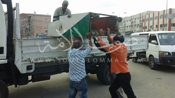 صور.. «مهدي» يتفقد رفع الاشغالات والنظافة بمناخ بورسعيد 