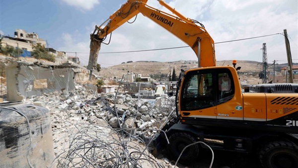 الاحتلال يهدم بناية سكنية ثالثة في القدس