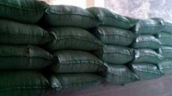ضبط سيارة محملة بـ150 جوال دقيق مدعم بالشرقية 