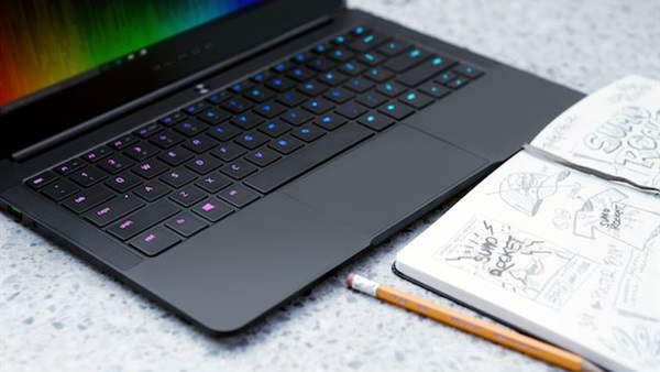 الحاسب المحمول الجديد من Razer Blade مُتاح الآن للشراء من متجر مايكروسوفت