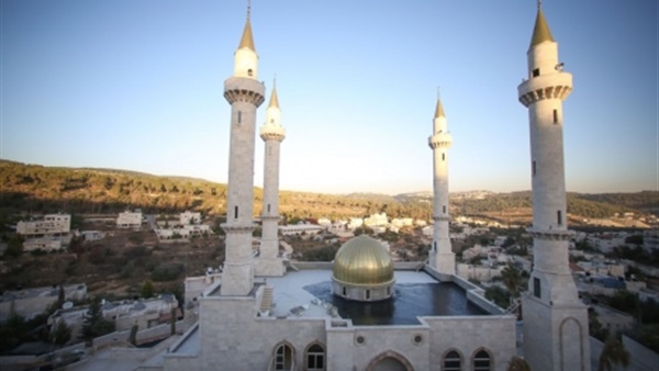لجنة إسرائيلية توافق على «منع الأذان» عبر مكبرات الصوت بالقدس