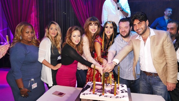 بالصور.. ميرنا تحتفل بإطلاق "إنت حلالي" بلوك إماراتي ساحر