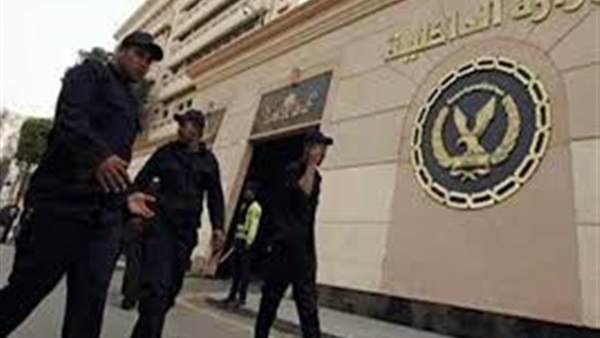 حبس 3 أمناء شرطة في أسيوط بتهمة انتحال صفة ضباط 