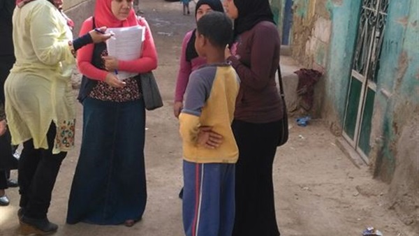 القومي للمرأة يواصل حملة «ساندى بلدك بقوة» بالمنيا (صوره)