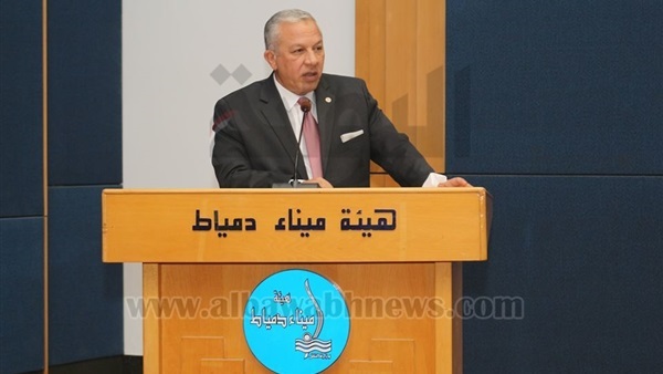 «صالح»: ميناء دمياط يستقبل أكبر سفينة هولندية لأول مرة