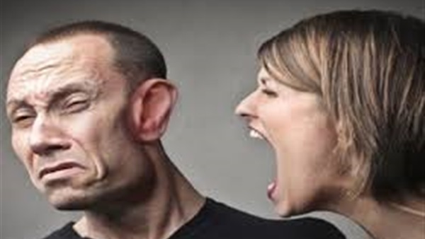 دراسة: صوت النساء يرهق سمع الرجل