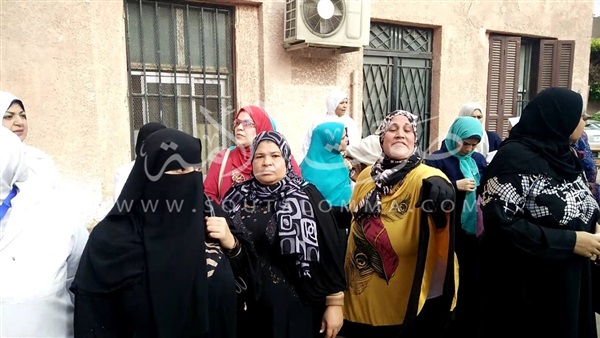 وقفة احتجاجية لممرضات «طنطا الجامعي» بسبب المكافأت (صور)