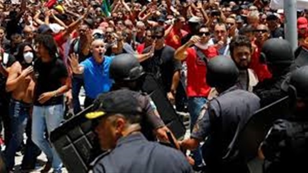 احتجاجات على سياسة التقشف في البرازيل