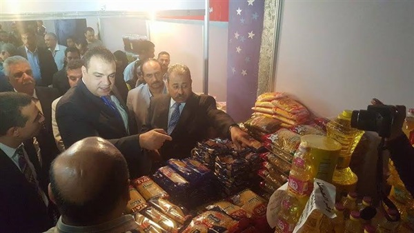 محافظ الفيوم يفتتح معرض الصندوق الإجتماعى لمنتجات شباب الخريجين 