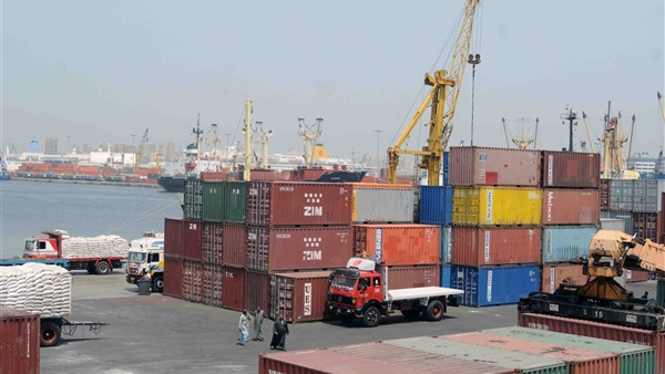 فتح بوغازي الإسكندرية والدخيلة بعد هدوء سرعة الرياح