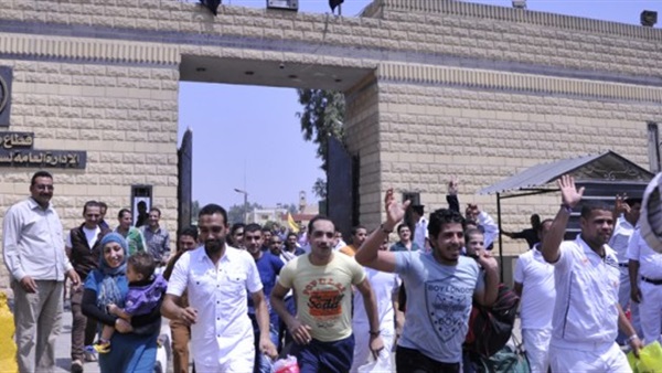 والد أحد المفرج عنهم ببورسعيد لـ «السيسي»: «شكرا»