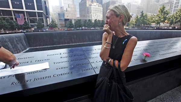 دقيقة صمت تضامنا مع فرنسا أمام نصب 11 سبتمبر في نيويورك 