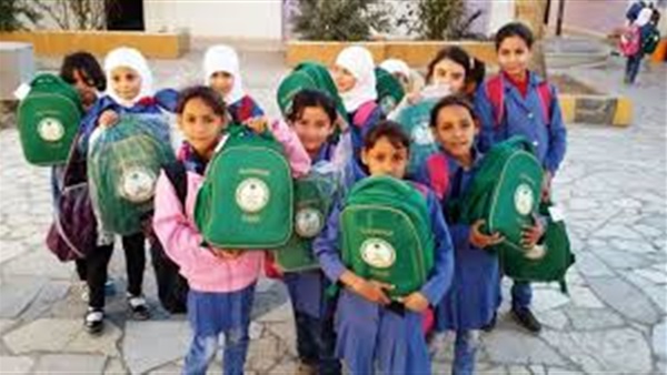 الحملة الوطنية السعودية توزع الحقائب المدرسية على الطلبة السوريين في الأردن