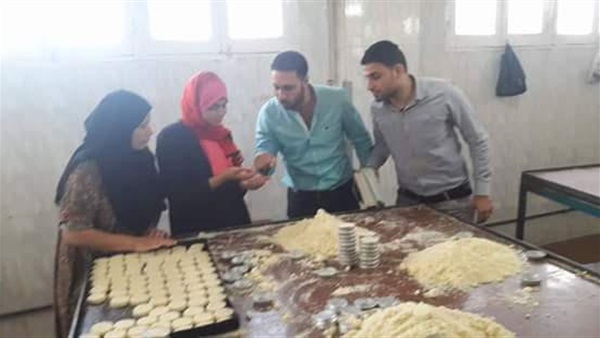 إعدام 250 كيلو أغذية فاسدة بالمنوفية (صور)