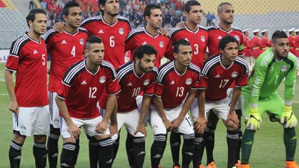 المنتخب الوطنى بالأحمر أمام تشاد