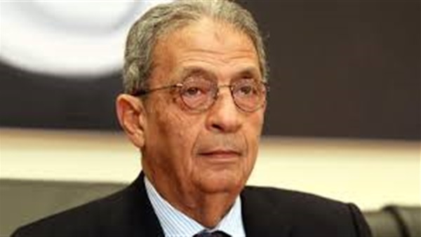 عمرو موسى يعود من الإمارات