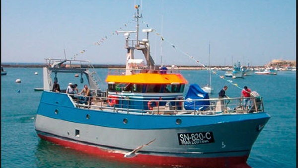 ضبط مركب للصيد الجائر بمحمية «جبل علبة»