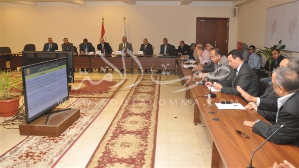 محافظ بني سويف يبحث مشكلات المراكز مع «نواب المحافظة» ‎