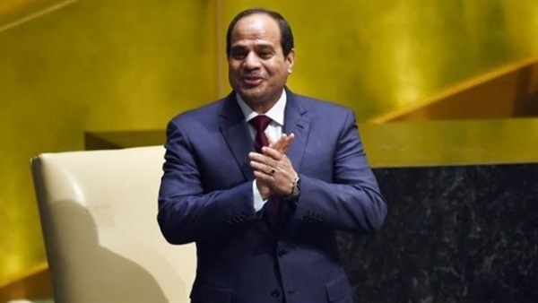 السيسي يصل القاهرة بعد جولة في البرتغال وغينيا 