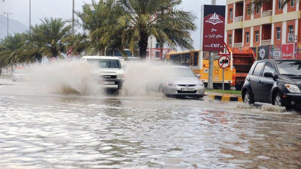 سقوط أمطار غزيرة على الفجيرة بالإمارات
