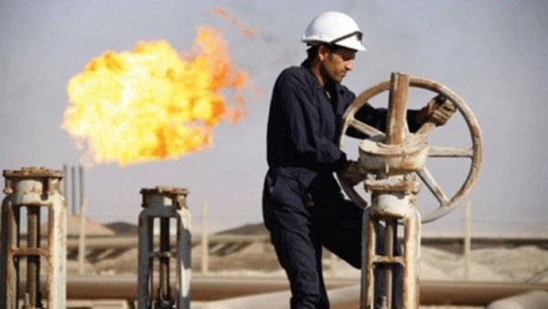 تجميد الإنتاج النفطي سيعود بفوائد على روسيا (تقرير)