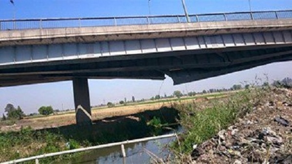  انهيار جزئى بكوبرى المحمودية بالبحيرة