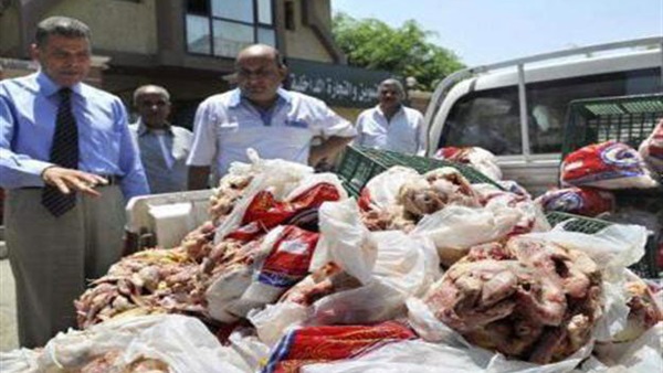 ضبط لحوم منتهية الصلاحية داخل مطعم بزفتى 