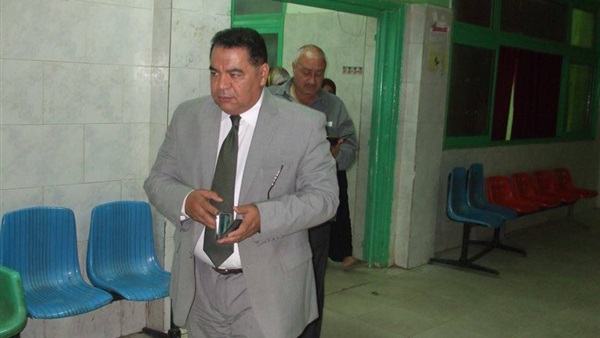 مسؤول بـ«صحة الشرقية» يتفقد أقسام «أبو كبير المركزى» 