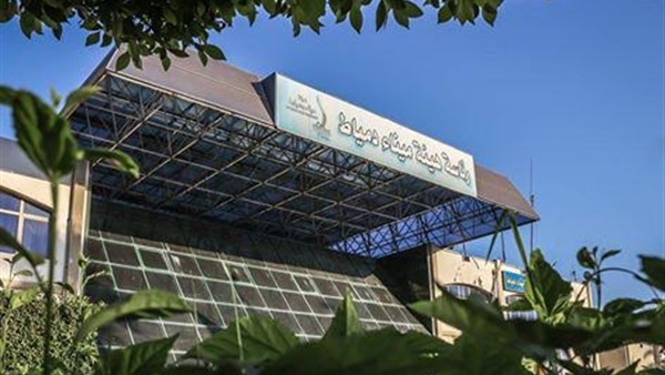 رئيس ميناء دمياط يحتوى أزمة إضراب المرشدين والمراقبين