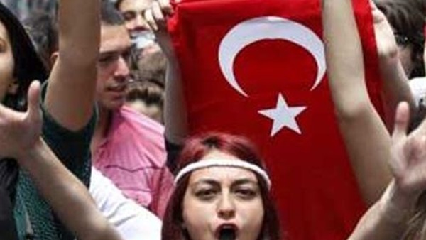 احتجاجات بتركيا للتنديد بالعنف ضد المرأة