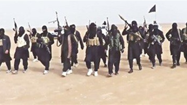 المرصد السوري: 200 داعشي يصلون الرقة قادمين من العراق