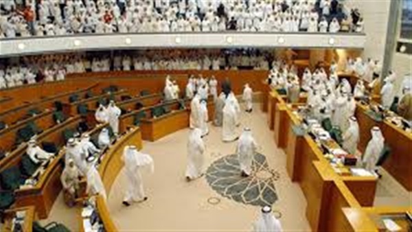 الكويتيون ينتخبون أعضاء مجلس الامة وسط تباينات حول التقشف الحكومي