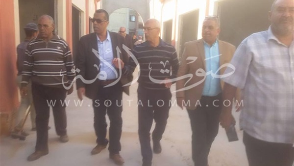 محافظ بورسعيد يتفقد سوق الإسراء الجديدة بالضواحي (فيديو) 