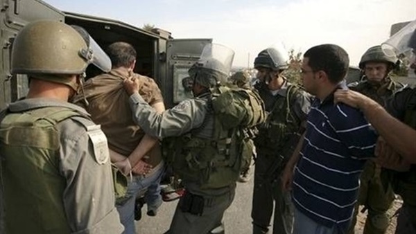  الاحتلال يعتقل 8 فلسطينيين في الضفة الغربية