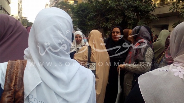 بالصور.. عمال «التشجير» يتظاهرون أمام «الوزراء» إعتراضًا على عدم تثبيتهم 
