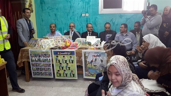 «وكيل تعليم بورسعيد» يشكر «هنكل للمنظفات» 
