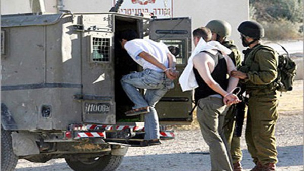 الاحتلال يعتقل 15 فلسطينيا من الضفة الغربية