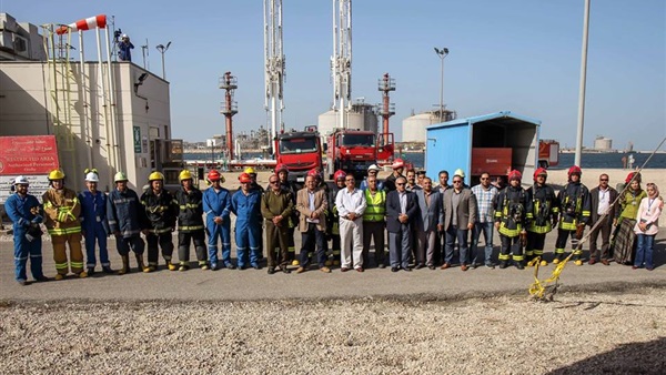 تدريب عملي على إطفاء الحرائق بميناء دمياط‎