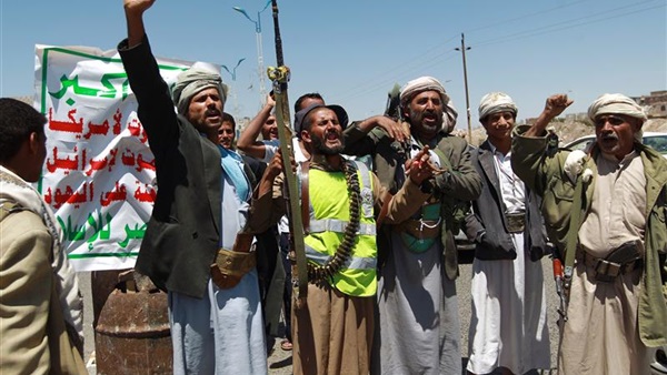 الحوثيون يشكلون حكومة لـ«إدارة مناطقهم»