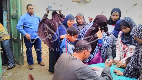 توزيع كراتين «تحيا مصر» علي المواطنين بكفر الشيخ (صور)‎ 