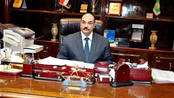 محافظ الإسكندرية يطالب بالرقابة على عداد «التاكسي» 