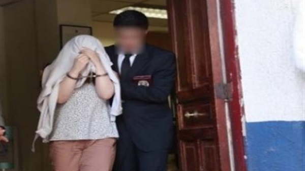 «الآداب» تلقي القبض على 14 فتاة في الجيزة