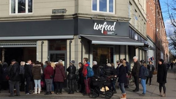 الدنمارك تواجه الغلاء بالأغذية منتهية الصلاحية