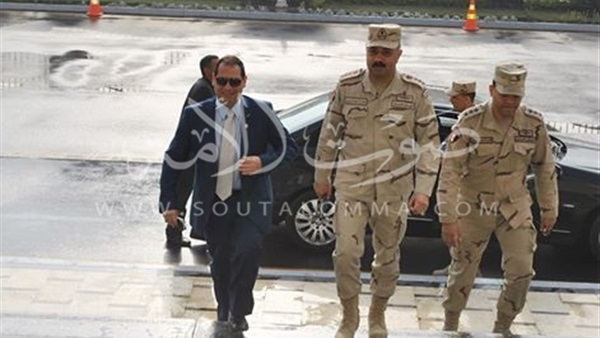صور.. رئيس جامعة بورسعيد يزور الكلية الحربية