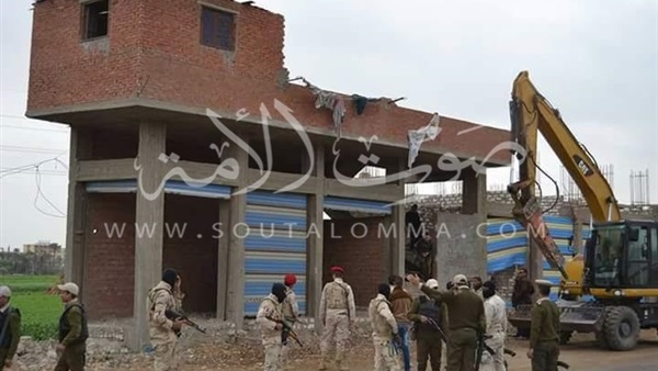 إزالة التعديات على الأراضي الزراعية بالفيوم